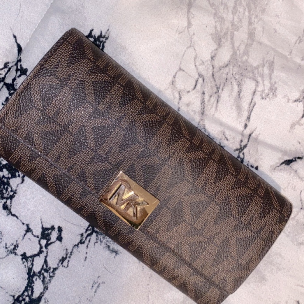 Michael Kors wallet